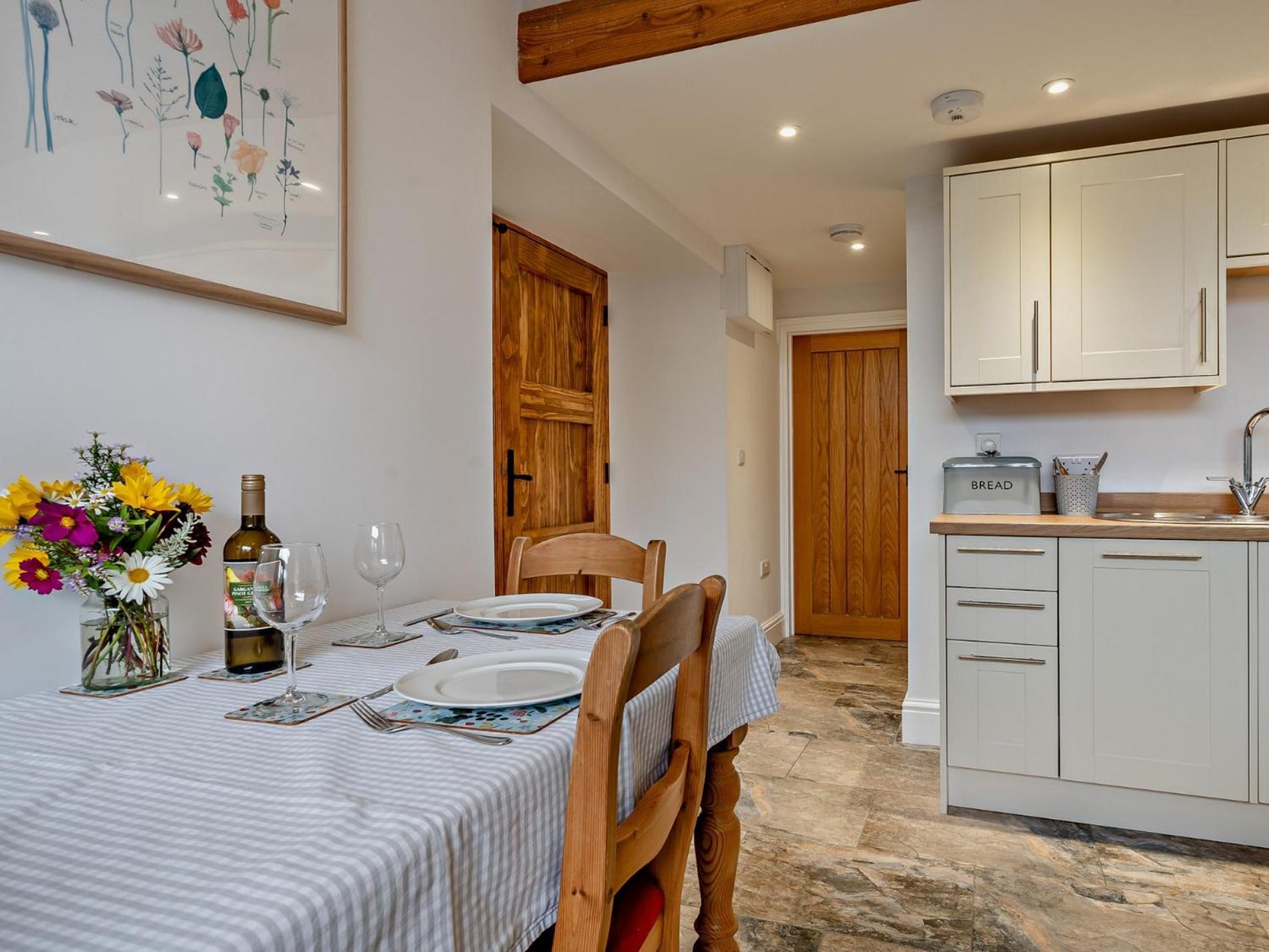 1 Bed Property In Shaftesbury 46774 Bourton  Exterior photo
